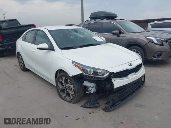 ✅ 2021 Kia Forte LXS • VIN: 3KPF24AD1ME361778 • Lot: 42275086. Wystawiony na IAAI z przebiegiem 13 472 mil. Bezpłatny archiwum sprzedaży aukcyjnych z USA i szczegółowy raport historii pojazdu na DreamBid. Zdjęcie 1.