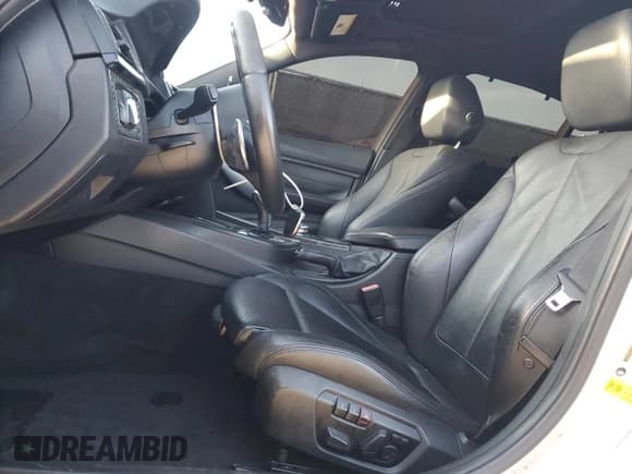 ✅ 2013 BMW 3 Series 335i • VIN: WBA3A9C52DF475171 • Lot: 51878225. Listed on Copart with 186,381 mi. Free auction sales archive from the USA and detailed vehicle history report at DreamBid. Image 7.