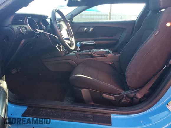 ✅ 2017 Ford Mustang V6 • VIN: 1FA6P8AM9H5311873 • Lot: 86727355. Listed on Copart with 86,010 mi. Free auction sales archive from the USA and detailed vehicle history report at DreamBid. Image 7.