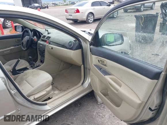 ✅ 2007 Mazda 3 i Sport • VIN: JM1BK32F271717591 • Lot: 42488674. Wystawiony na IAAI z przebiegiem 228 784 mil. Bezpłatny archiwum sprzedaży aukcyjnych z USA i szczegółowy raport historii pojazdu na DreamBid. Zdjęcie 5.