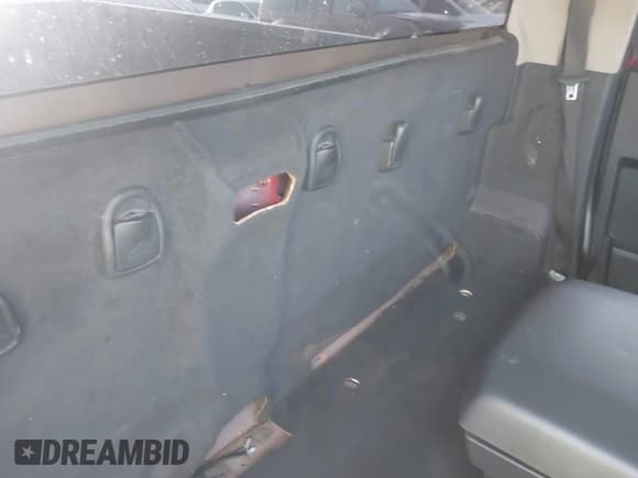 ✅ 2010 Dodge 1500 ST • VIN: 3D7JB1ET7AG157051 • Lot: 43241910. Wystawiony na IAAI z przebiegiem 176 362 mil. Bezpłatny archiwum sprzedaży aukcyjnych z USA i szczegółowy raport historii pojazdu na DreamBid. Zdjęcie 8.