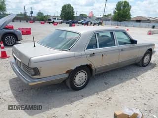 ✅ 1989 Mercedes-Benz 420 SEL • VIN: WDBCA35E3KA496925 • Лот: 42632438. Опубликован ранее на IAAI с пробегом 203 421 миль. Бесплатный доступ к архиву аукционных продаж из США и подробный отчёт об истории автомобиля на DreamBid. Изображение 4.