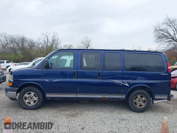 ✅ 2004 Chevrolet Express Passenger • VIN: 1GBFG15T441159106 • Lot: 41999210. Listed on IAAI with 245,286 mi. Free auction sales archive from the USA and detailed vehicle history report at DreamBid. Image 14.