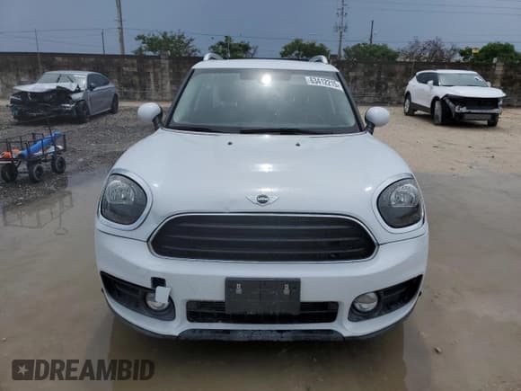 ✅ 2018 MINI Countryman Cooper • VIN: WMZYS7C39J3E08673 • Lot: 63412215. Wystawiony na Copart z przebiegiem 51 395 mil. Bezpłatny archiwum sprzedaży aukcyjnych z USA i szczegółowy raport historii pojazdu na DreamBid. Zdjęcie 5.