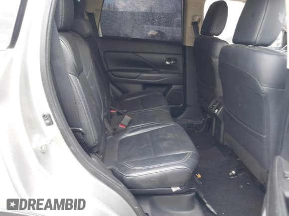 ✅ 2020 Mitsubishi Outlander SE • VIN: JA4AD3A37LZ032764 • Lot: 41849906. Listed on IAAI with Not provided. Free auction sales archive from the USA and detailed vehicle history report at DreamBid. Image 8.