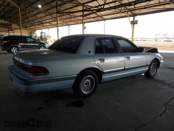 ✅ 1994 Mercury Grand Marquis LS • VIN: 2MELM75W0RX667767 • Лот: 81411414. Опубликован ранее на Copart с пробегом 93 557 миль. Бесплатный доступ к архиву аукционных продаж из США и подробный отчёт об истории автомобиля на DreamBid. Изображение 3.