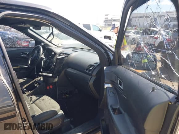 ✅ 2017 Ford Police Interceptor Utility • VIN: 1FM5K8AT8HGE30624 • Лот: 43297081. Опубликован ранее на IAAI с пробегом 149 664 миль. Бесплатный доступ к архиву аукционных продаж из США и подробный отчёт об истории автомобиля на DreamBid. Изображение 5.