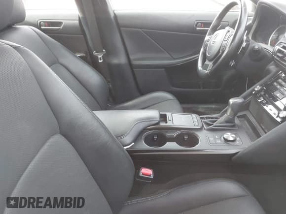 ✅ 2021 Lexus IS 300 • VIN: JTHAA1D21M5110467 • Lot: 42258383. Listed on IAAI with 39,664 mi. Free auction sales archive from the USA and detailed vehicle history report at DreamBid. Image 5.