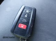 ✅ 2024 Toyota RAV4 Hybrid XLE • VIN: 2T3RWRFVXRW205718 • Lot: 43115241. Wystawiony na IAAI z przebiegiem 55 874 mil. Bezpłatny archiwum sprzedaży aukcyjnych z USA i szczegółowy raport historii pojazdu na DreamBid. Zdjęcie 11.