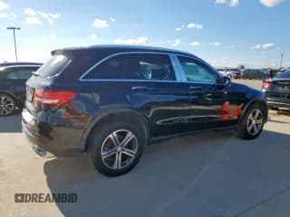 ✅ 2016 Mercedes-Benz GLC 300 • VIN: WDC0G4KB8GF092896 • Лот: 90092115. Опубликован ранее на Copart с пробегом 165 209 миль. Бесплатный доступ к архиву аукционных продаж из США и подробный отчёт об истории автомобиля на DreamBid. Изображение 3.