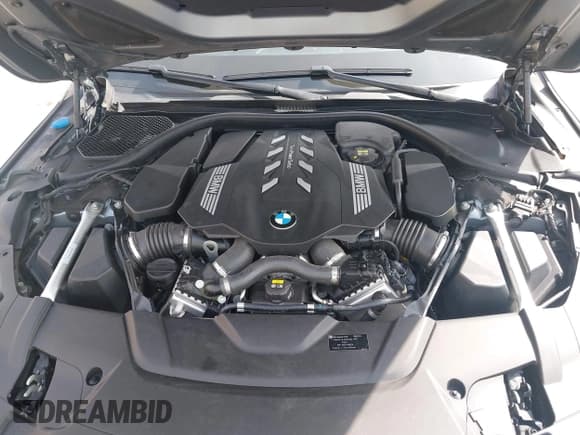 ✅ 2022 BMW 7 Series 750i xDrive • VIN: WBA7U2C08NCH57275 • Лот: 41801141. Опубликован ранее на IAAI с пробегом 49 307 миль. Бесплатный доступ к архиву аукционных продаж из США и подробный отчёт об истории автомобиля на DreamBid. Изображение 10.