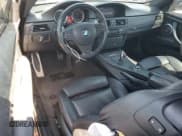 ✅ 2011 BMW M3 • VIN: WBSKG9C58BE796995 • Lot: 66617735. Wystawiony na Copart z przebiegiem 71 470 mil. Bezpłatny archiwum sprzedaży aukcyjnych z USA i szczegółowy raport historii pojazdu na DreamBid. Zdjęcie 8.