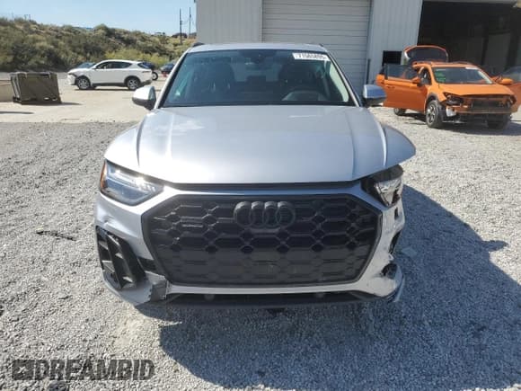 ✅ 2023 Audi Q5 S line Prestige • VIN: WA1FAAFYXP2194734 • Lot: 71565895. Wystawiony na Copart z przebiegiem 8 408 mil. Bezpłatny archiwum sprzedaży aukcyjnych z USA i szczegółowy raport historii pojazdu na DreamBid. Zdjęcie 5.