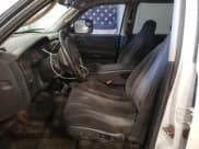 ✅ 2004 Dodge Dakota Sport • VIN: 1D7HG38NX4S635016 • Lot: 85332484. Wystawiony na Copart z przebiegiem 281 187 mil. Bezpłatny archiwum sprzedaży aukcyjnych z USA i szczegółowy raport historii pojazdu na DreamBid. Zdjęcie 7.