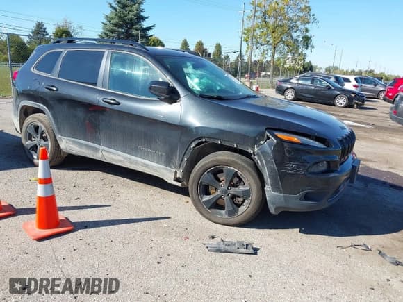 ✅ 2016 Jeep Cherokee Latitude • VIN: 1C4PJMCB9GW193935 • Lot: 43413757. Listed on IAAI with 177,861 mi. Free auction sales archive from the USA and detailed vehicle history report at DreamBid. Image 1.