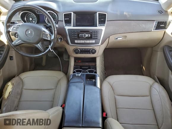 ✅ 2015 Mercedes-Benz M 350 • VIN: 4JGDA5JB9FA608853 • Lot: 95974765. Wystawiony na Copart z przebiegiem 183 290 mil. Bezpłatny archiwum sprzedaży aukcyjnych z USA i szczegółowy raport historii pojazdu na DreamBid. Zdjęcie 8.