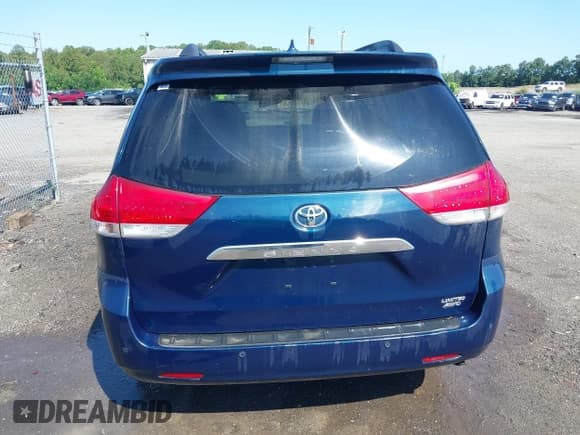 ✅ 2012 Toyota Sienna XLE • VIN: 5TDDK3DC8CS036344 • Lot: 42548259. Wystawiony na IAAI z przebiegiem 210 155 mil. Bezpłatny archiwum sprzedaży aukcyjnych z USA i szczegółowy raport historii pojazdu na DreamBid. Zdjęcie 16.