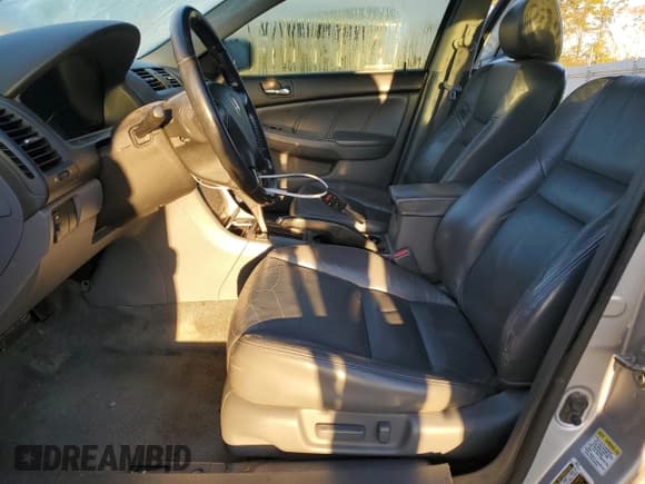 ✅ 2007 Honda Accord EX-L • VIN: 1HGCM56807A124741 • Lot: 87430725. Listed on Copart with 137,983 mi. Free auction sales archive from the USA and detailed vehicle history report at DreamBid. Image 7.