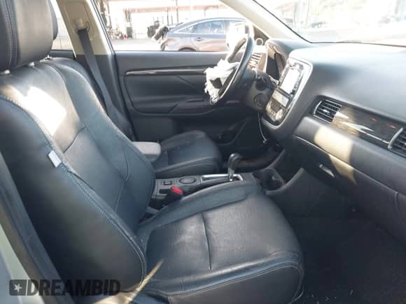 2016 Mitsubishi Outlander SE with VIN JA4AD3A36GZ061209, listed as a IAAI auction lot 43347836 with 108,754 mi miles and . Bid and sale history available at DreamBid. Image 5.