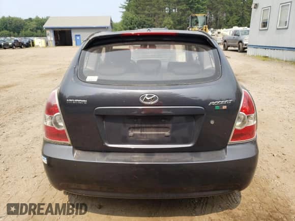 2008 Hyundai Accent GS z VIN KMHCM36C68U062393, wystawiony jako Copart lot #66942354 z przebiegiem 204 674 mil mil oraz Szkoda całkowita • Salvage title. Historia ofert i sprzedaży dostępna na DreamBid. Obrazek 6.