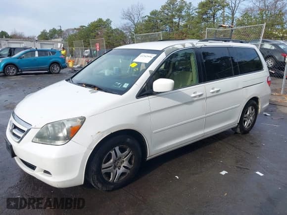 ✅ 2005 Honda Odyssey EX • VIN: 5FNRL38425B109589 • Lot: 43742936. Listed on IAAI with 237,190 mi. Free auction sales archive from the USA and detailed vehicle history report at DreamBid. Image 2.