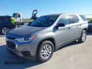 ✅ 2018 Chevrolet Traverse LS • VIN: 1GNERFKWXJJ157683 • Lot: 43383797. Wystawiony na IAAI z przebiegiem 39 491 mil. Bezpłatny archiwum sprzedaży aukcyjnych z USA i szczegółowy raport historii pojazdu na DreamBid. Zdjęcie 17.