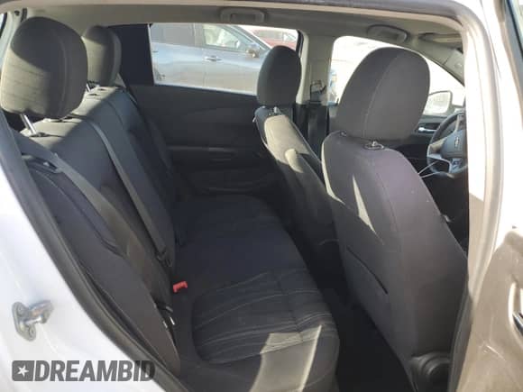 2013 Chevrolet Sonic LT z VIN 1G1JD6SB7D4156683, wystawiony jako Copart lot #52367815 z przebiegiem 129 123 mil mil oraz Czysty tytuł • Clean title. Historia ofert i sprzedaży dostępna na DreamBid. Obrazek 10.