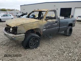 ✅ 2004 Chevrolet Silverado 2500HD Work Truck • VIN: 1GCHK24U94E249850 • Lot: 82481215. Wystawiony na Copart z przebiegiem Nie podano. Bezpłatny archiwum sprzedaży aukcyjnych z USA i szczegółowy raport historii pojazdu na DreamBid. Zdjęcie 1.