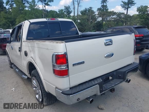 ✅ 2007 Ford F-150 XLT • VIN: 1FTPW12VX7FA05211 • Lot: 43106578. Wystawiony na IAAI z przebiegiem 204 972 mil. Bezpłatny archiwum sprzedaży aukcyjnych z USA i szczegółowy raport historii pojazdu na DreamBid. Zdjęcie 3.