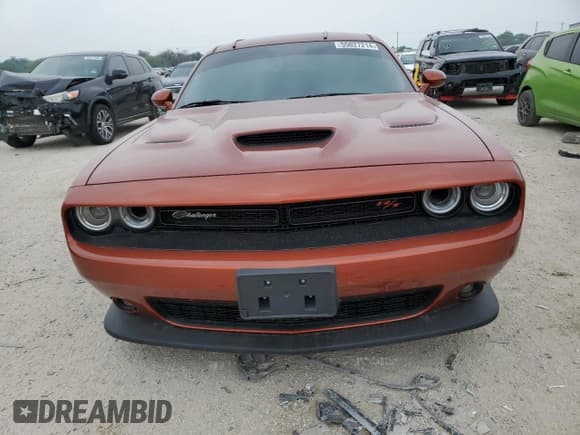 ✅ 2022 Dodge Challenger R/T Scat Pack Widebody • VIN: 2C3CDZFJ1NH156223 • Lot: 55027214. Wystawiony na Copart z przebiegiem 27 801 mil. Bezpłatny archiwum sprzedaży aukcyjnych z USA i szczegółowy raport historii pojazdu na DreamBid. Zdjęcie 5.
