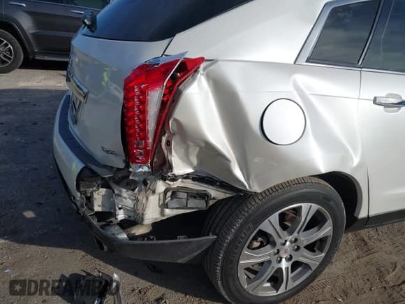 ✅ 2012 Cadillac SRX Performance Collection • VIN: 3GYFNBE31CS545139 • Lot: 43682388. Wystawiony na IAAI z przebiegiem 153 791 mil. Bezpłatny archiwum sprzedaży aukcyjnych z USA i szczegółowy raport historii pojazdu na DreamBid. Zdjęcie 6.