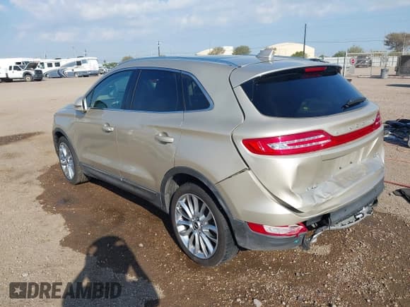 ✅ 2017 Lincoln MKC Reserve • VIN: 5LMCJ3C94HUL02474 • Lot: 43416290. Wystawiony na IAAI z przebiegiem 81 497 mil. Bezpłatny archiwum sprzedaży aukcyjnych z USA i szczegółowy raport historii pojazdu na DreamBid. Zdjęcie 3.