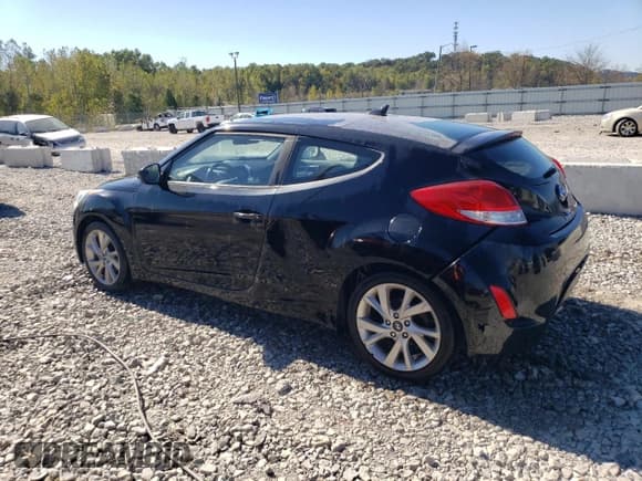 ✅ 2017 Hyundai Veloster • VIN: KMHTC6AD4HU318275 • Lot: 74269584. Wystawiony na Copart z przebiegiem 102 356 mil. Bezpłatny archiwum sprzedaży aukcyjnych z USA i szczegółowy raport historii pojazdu na DreamBid. Zdjęcie 2.