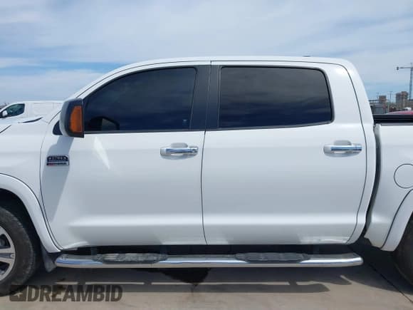 ✅ 2020 Toyota Tundra Platinum • VIN: 5TFAY5F12LX889695 • Лот: 41624820. Опубликован ранее на IAAI с пробегом 85 989 миль. Бесплатный доступ к архиву аукционных продаж из США и подробный отчёт об истории автомобиля на DreamBid. Изображение 14.