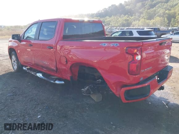 ✅ 2025 Chevrolet Silverado 1500 Custom • VIN: 1GCPKBEK3SZ180524 • Lot: 43362895. Wystawiony na IAAI z przebiegiem 8 816 mil. Bezpłatny archiwum sprzedaży aukcyjnych z USA i szczegółowy raport historii pojazdu na DreamBid. Zdjęcie 3.