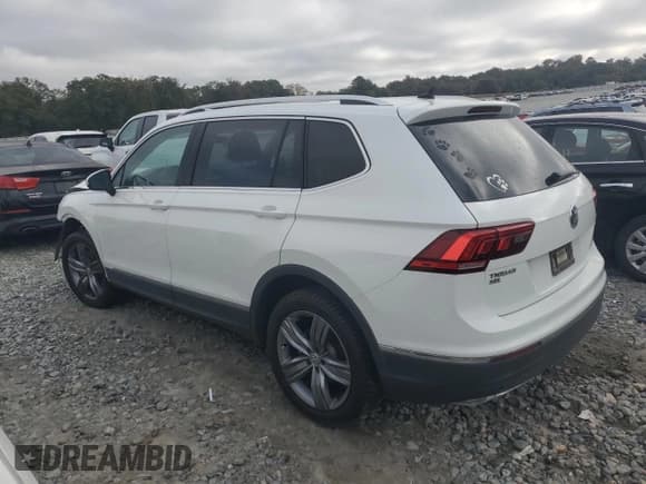 ✅ 2020 Volkswagen Tiguan SE • VIN: 3VV2B7AXXLM006429 • Lot: 90923525. Wystawiony na Copart z przebiegiem 66 300 mil. Bezpłatny archiwum sprzedaży aukcyjnych z USA i szczegółowy raport historii pojazdu na DreamBid. Zdjęcie 2.