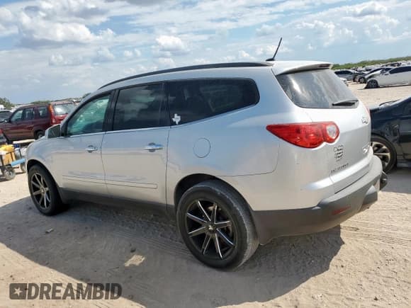 ✅ 2010 Chevrolet Traverse 1LT • VIN: 1GNLRFED9AS114464 • Lot: 85860615. Wystawiony na Copart z przebiegiem 215 104 mil. Bezpłatny archiwum sprzedaży aukcyjnych z USA i szczegółowy raport historii pojazdu na DreamBid. Zdjęcie 2.