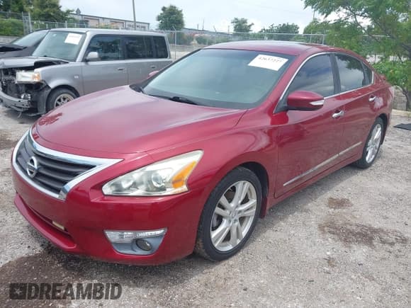 ✅ 2013 Nissan Altima SV • VIN: 1N4BL3AP5DC254259 • Lot: 42637227. Listed on IAAI with 46,711 mi. Free auction sales archive from the USA and detailed vehicle history report at DreamBid. Image 2.