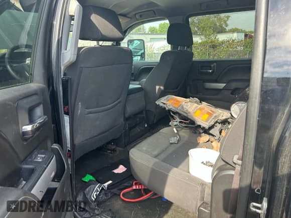 ✅ 2016 Chevrolet Silverado 2500HD LT • VIN: 1GC1KVEG5GF214930 • Lot: 89516535. Wystawiony na Copart z przebiegiem 153 258 mil. Bezpłatny archiwum sprzedaży aukcyjnych z USA i szczegółowy raport historii pojazdu na DreamBid. Zdjęcie 9.