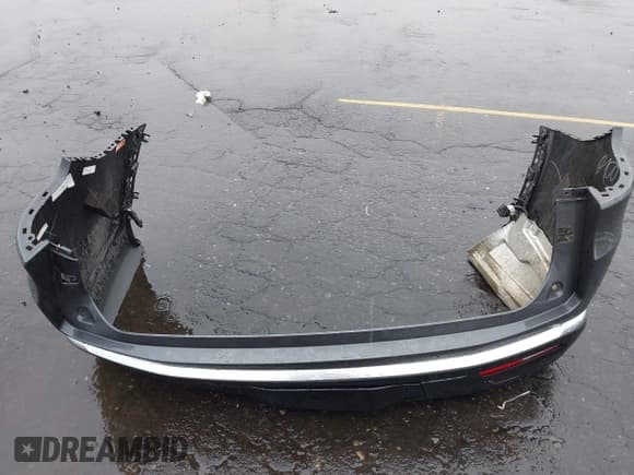 ✅ 2024 Jeep Wagoneer Series II • VIN: 1C4SJVBP9RS168735 • Lot: 43609207. Wystawiony na IAAI z przebiegiem 36 975 mil. Bezpłatny archiwum sprzedaży aukcyjnych z USA i szczegółowy raport historii pojazdu na DreamBid. Zdjęcie 18.