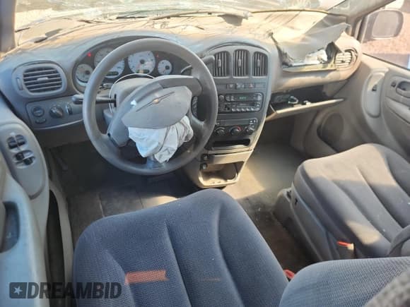 ✅ 2001 Chrysler Voyager • VIN: 1C4GJ25351B120098 • Lot: 80496045. Wystawiony na Copart z przebiegiem 292 110 mil. Bezpłatny archiwum sprzedaży aukcyjnych z USA i szczegółowy raport historii pojazdu na DreamBid. Zdjęcie 8.