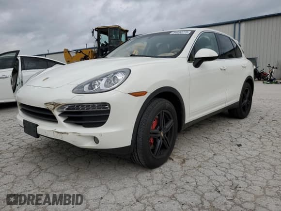✅ 2012 Porsche Cayenne S • VIN: WP1AB2A28CLA41231 • Lot: 54490775. Listed on Copart with 124,385 mi. Free auction sales archive from the USA and detailed vehicle history report at DreamBid. Image 1.