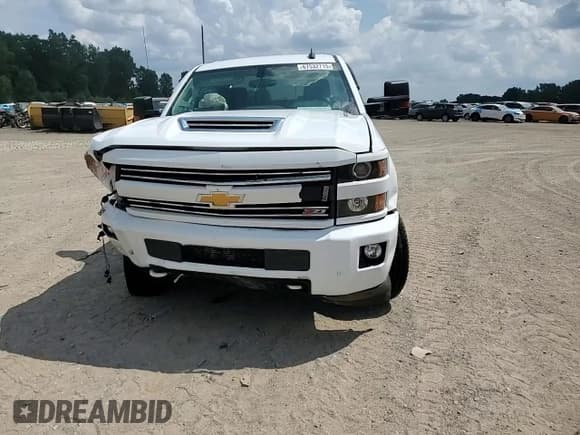✅ 2017 Chevrolet Silverado 2500HD LT • VIN: 1GC1KVEY5HF191496 • Lot: 67532715. Wystawiony na Copart z przebiegiem 181 972 mil. Bezpłatny archiwum sprzedaży aukcyjnych z USA i szczegółowy raport historii pojazdu na DreamBid. Zdjęcie 13.