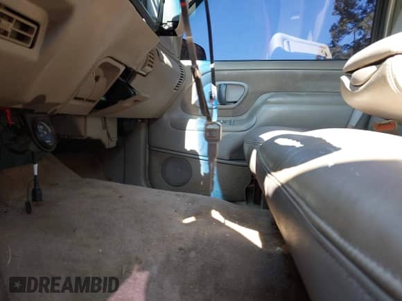 1998 Chevrolet Silverado 3500 с VIN 1GCHC33J9WF022102, выставлен на аукционе IAAI как лот 43267780 с пробегом 243 172 миль миль и . История ставок и продаж доступна на DreamBid. Изображение 11.