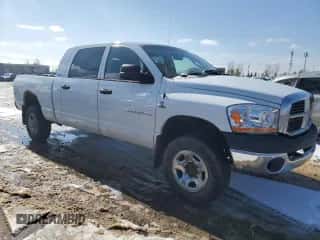 2006 Dodge 3500 Laramie z VIN 3D7LX39C16G170806, wystawiony jako Copart lot #51238065 z przebiegiem 368 436 mil mil oraz Czysty tytuł • Clean title. Historia ofert i sprzedaży dostępna na DreamBid. Obrazek 4.