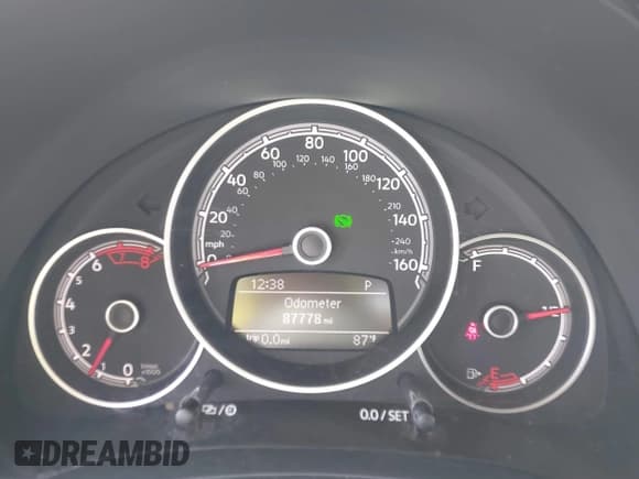 ✅ 2018 Volkswagen Beetle S • VIN: 3VWFD7AT0JM709426 • Lot: 42503211. Wystawiony na IAAI z przebiegiem 87 778 mil. Bezpłatny archiwum sprzedaży aukcyjnych z USA i szczegółowy raport historii pojazdu na DreamBid. Zdjęcie 7.