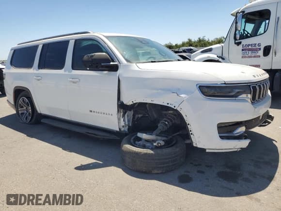 ✅ 2024 Jeep Wagoneer Series II • VIN: 1C4SJRBP1RS137129 • Lot: 65688595. Listed on Copart with 21,398 mi. Free auction sales archive from the USA and detailed vehicle history report at DreamBid. Image 4.