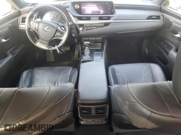 ✅ 2021 Lexus ES 300h Luxury • VIN: 58AEA1C17MU001369 • Lot: 60148885. Wystawiony na Copart z przebiegiem 64 727 mil. Bezpłatny archiwum sprzedaży aukcyjnych z USA i szczegółowy raport historii pojazdu na DreamBid. Zdjęcie 9.