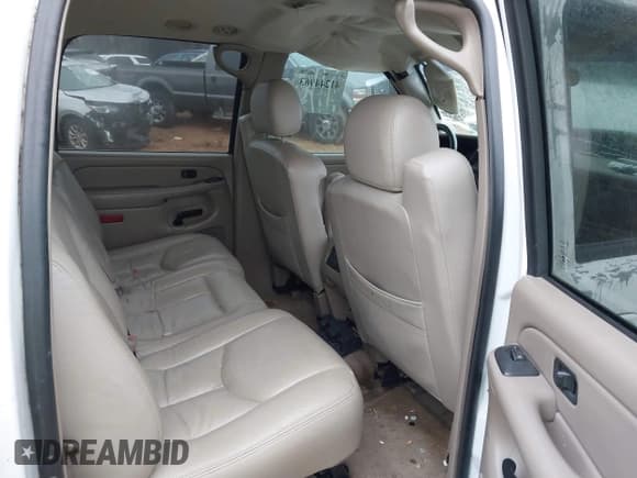 ✅ 2004 Chevrolet Suburban LS • VIN: 1GNEC16Z54J207144 • Лот: 41244963. Опубликован ранее на IAAI с пробегом 246 498 миль. Бесплатный доступ к архиву аукционных продаж из США и подробный отчёт об истории автомобиля на DreamBid. Изображение 8.