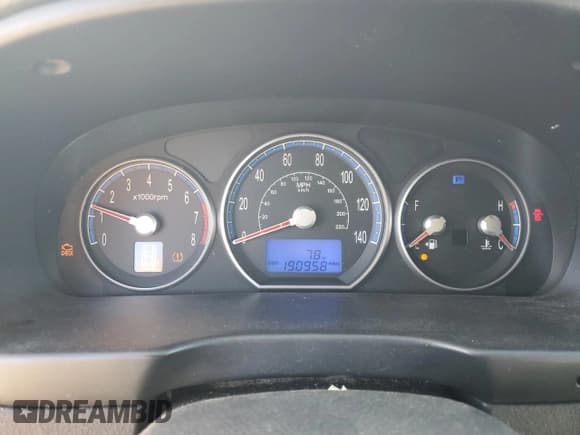 ✅ 2008 Hyundai Santa Fe GLS • VIN: 5NMSG13D18H132091 • Lot: 80583234. Listed on Copart with 190,958 mi. Free auction sales archive from the USA and detailed vehicle history report at DreamBid. Image 9.